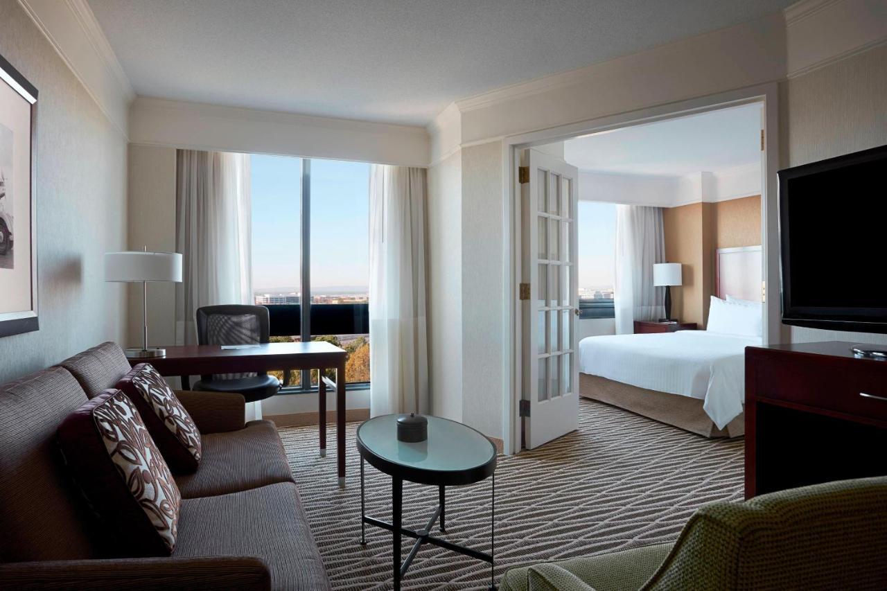 Washington Dulles Marriott Suites Херндон Экстерьер фото