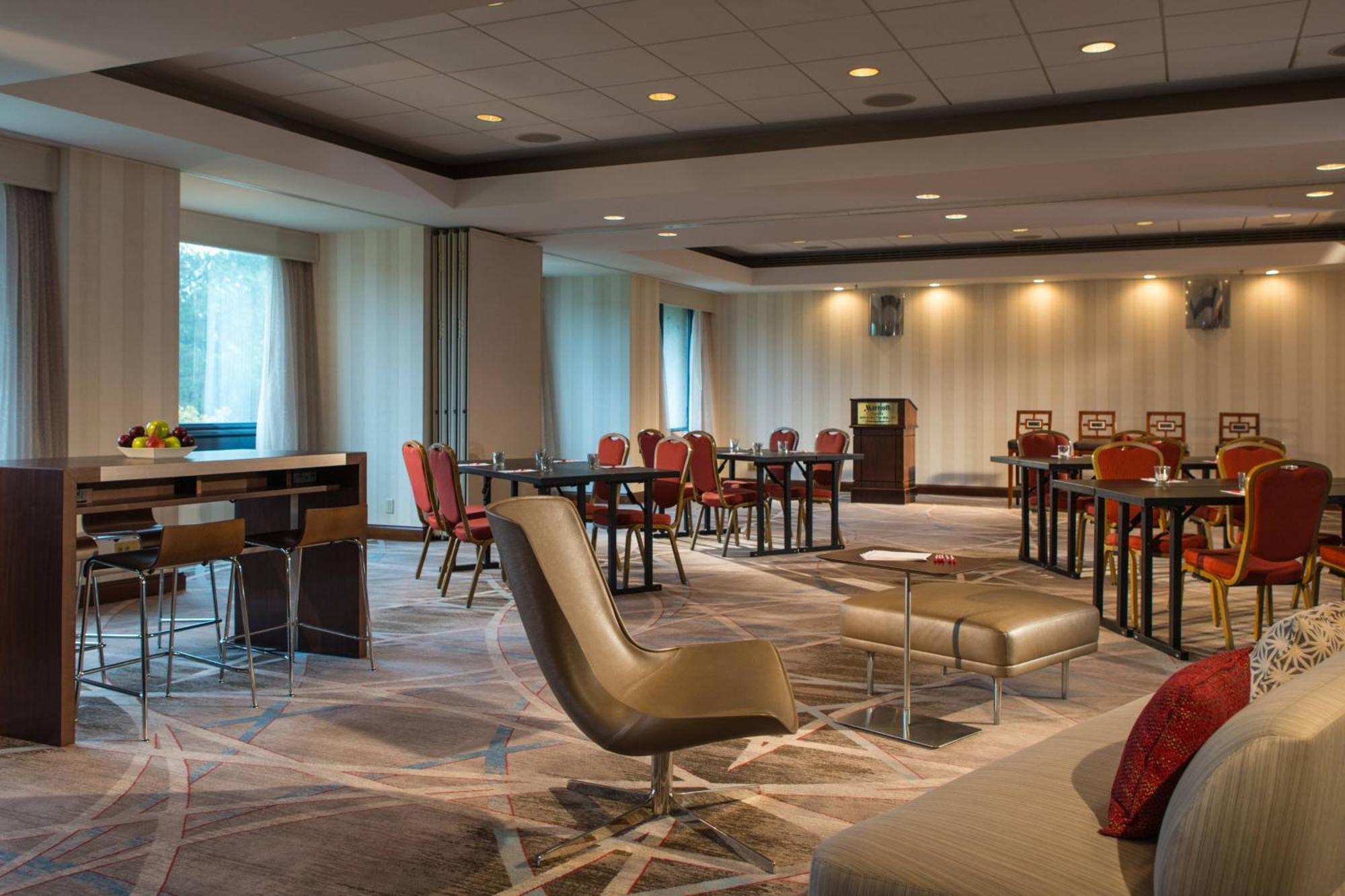 Washington Dulles Marriott Suites Херндон Экстерьер фото